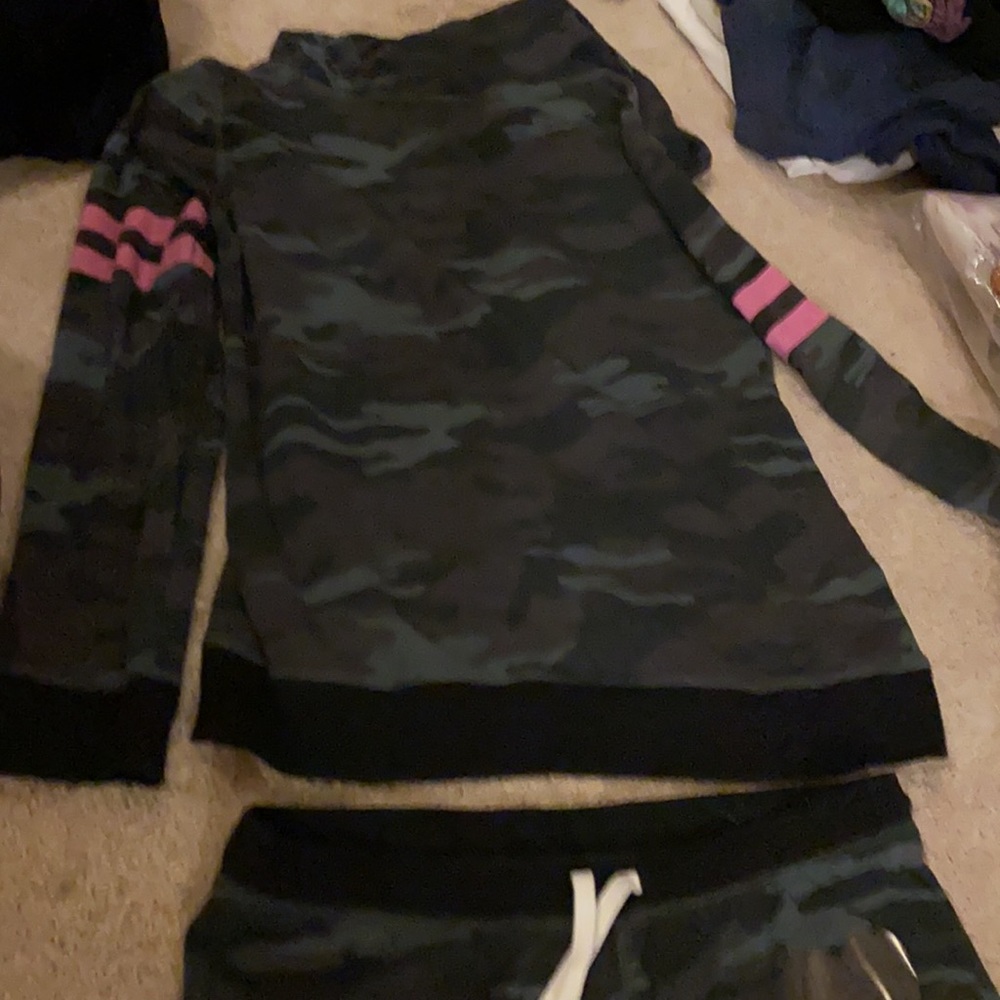 Matching set from express - Picture 4 of 4